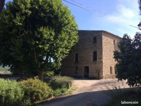 Appart meublé tout confort, balcon, piscine et vue, Viens, Luberon